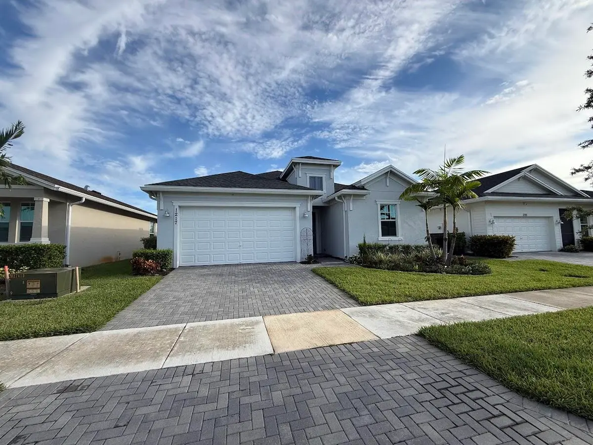 1217 SE CROSSWOOD Way, Port St. Lucie, FL – photo 1