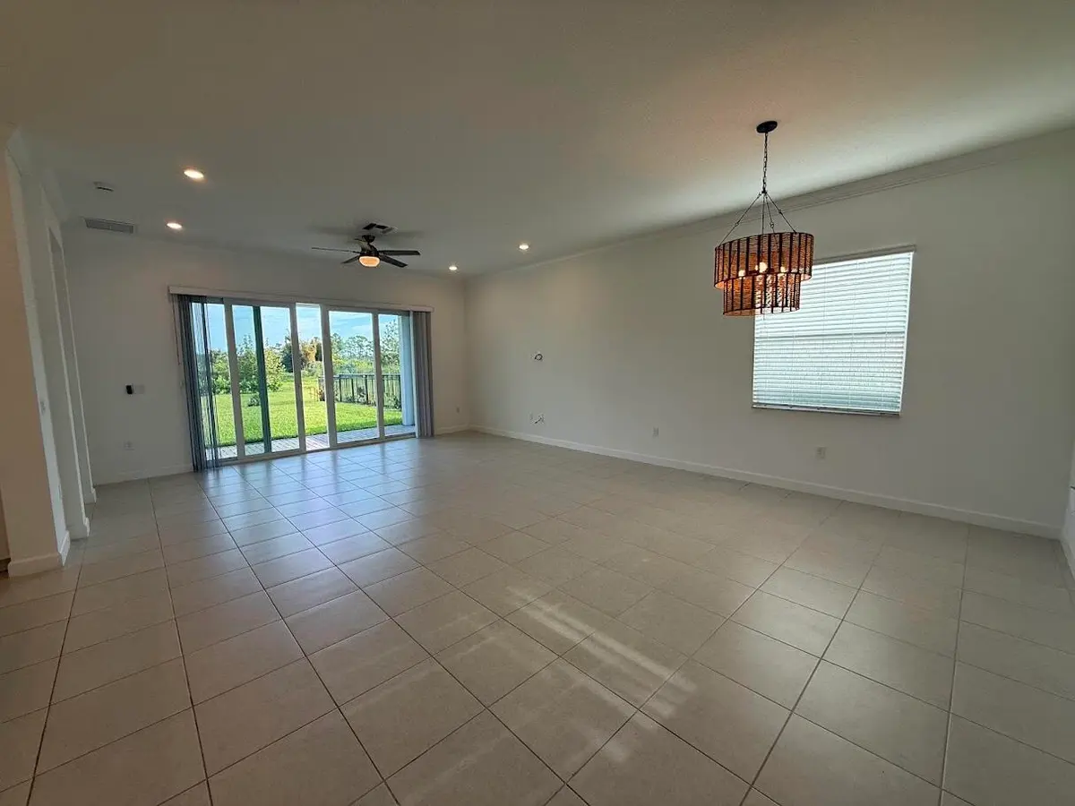 1217 SE CROSSWOOD Way, Port St. Lucie, FL – photo 6