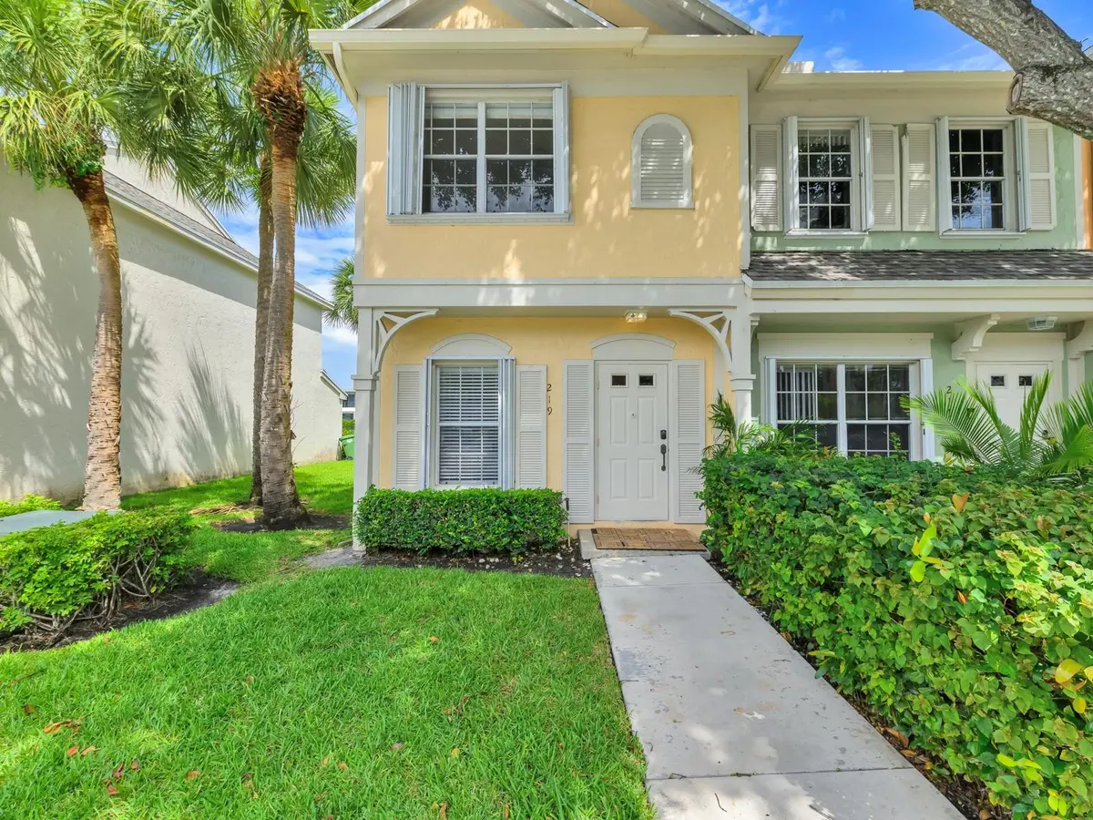Photo 6 at 219 Mallory Court, Weston