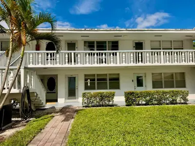 99 Andover  D, West Palm Beach – Condominium for sale
