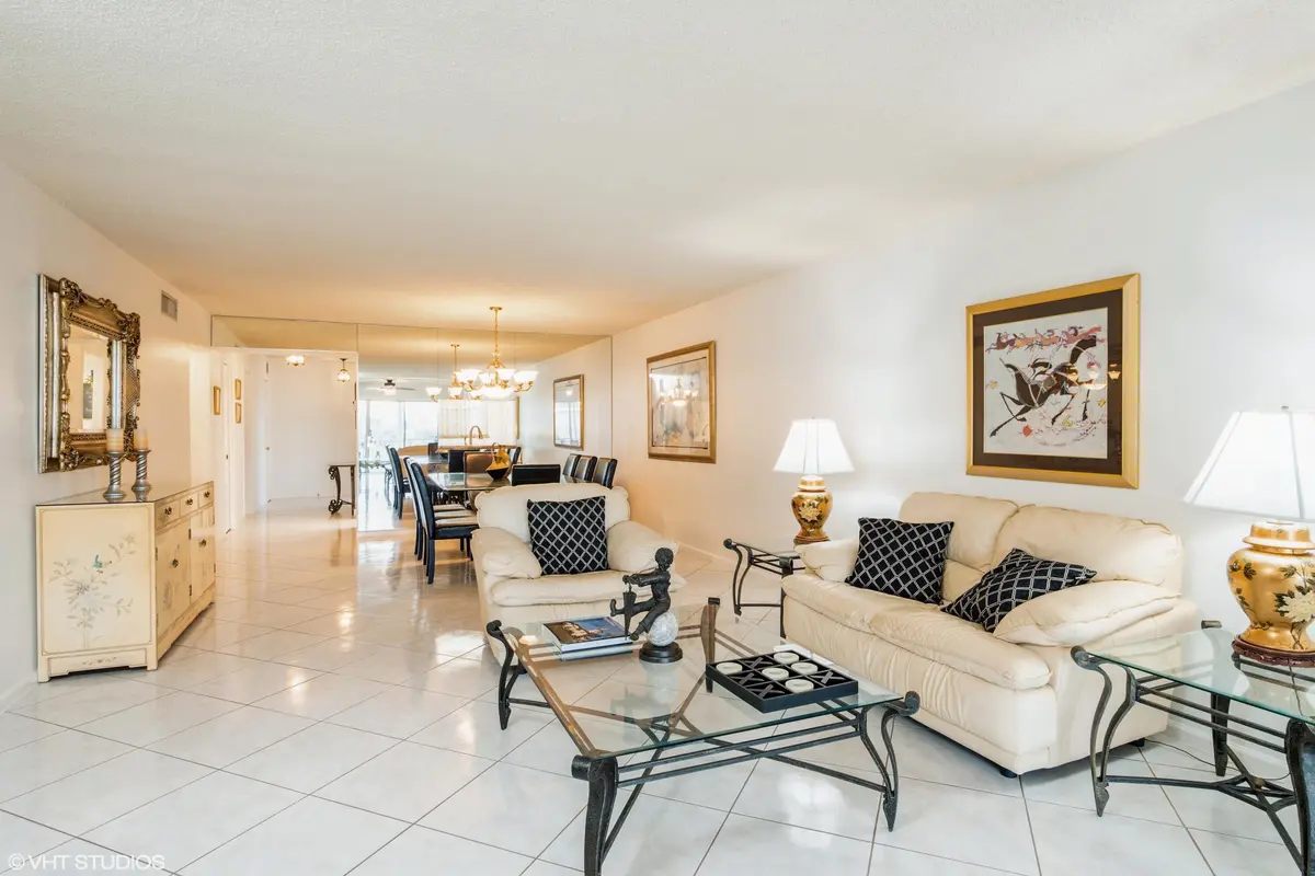 03_250JohnFKennedyDrive408_10001_LivingR at 250 John F Kennedy Drive 408, Atlantis