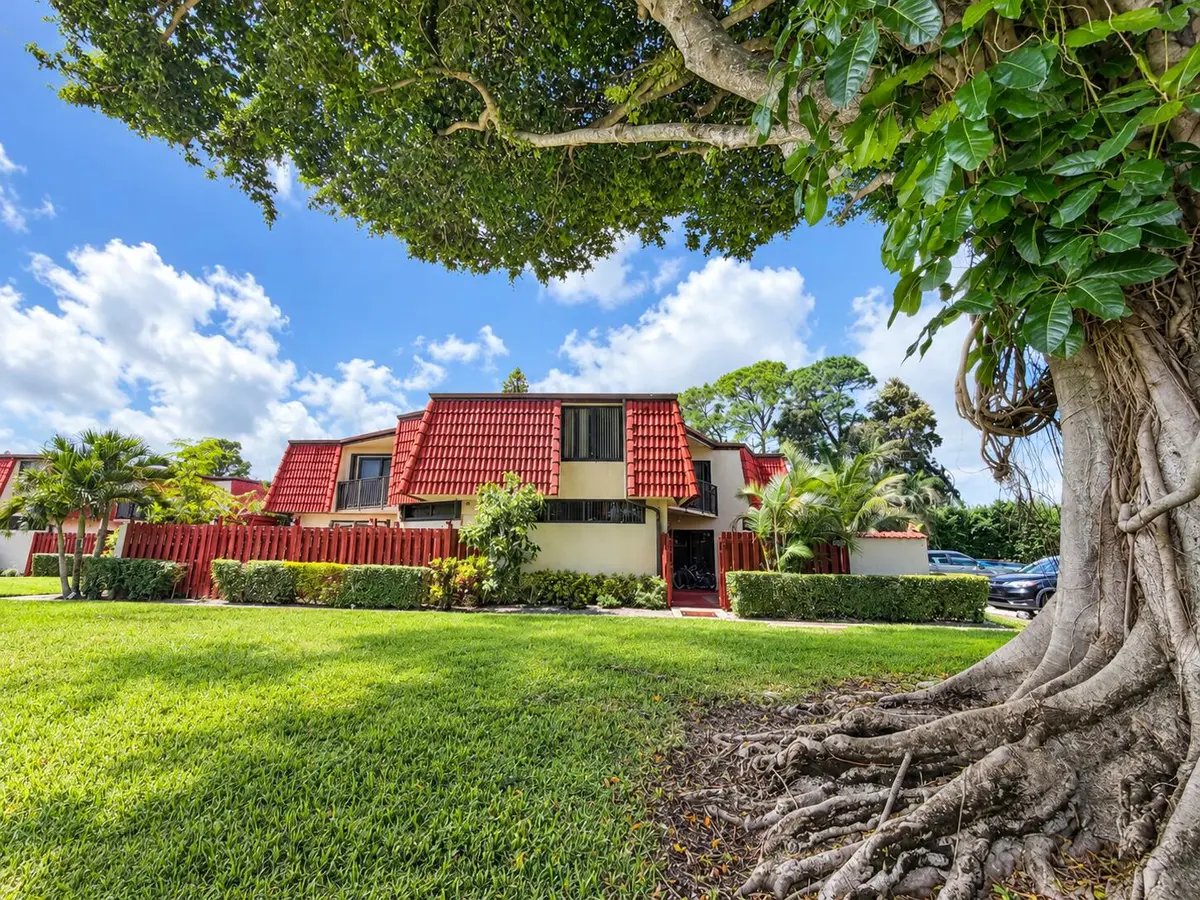 BB60A557-E6DC-40E7-A844-38062F91572C at 3838 Victoria Drive, West Palm Beach