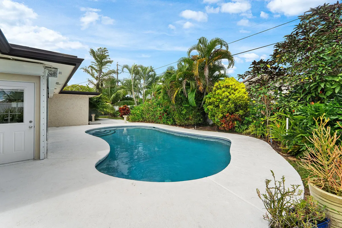 032-2013ArdleyRoad-NorthPalmBeach-FL-334 at 2013 ARDLEY Road, North Palm Beach