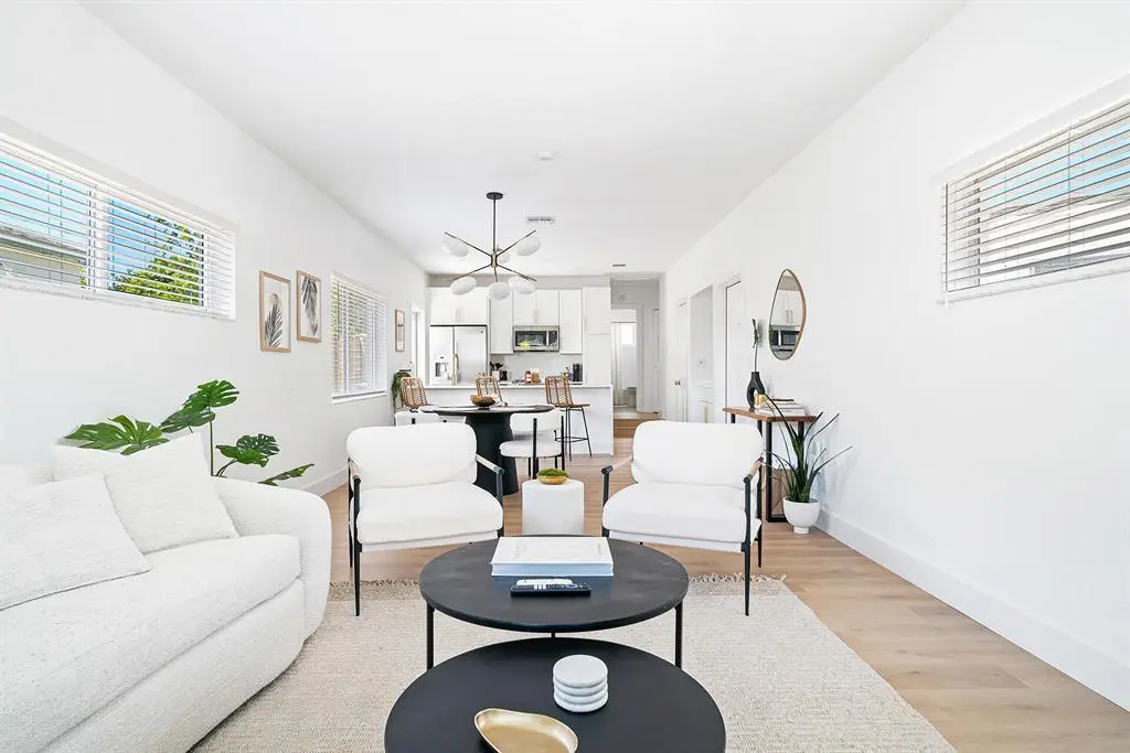 Living Room at 3300 WESTVIEW Avenue, West Palm Beach