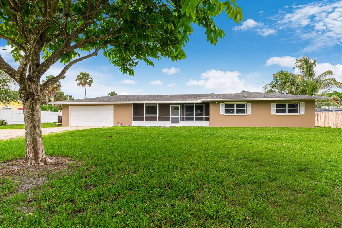 925 SE Osceola St, Stuart, FL 34994-1 at 925 SE OSCEOLA Street, Stuart