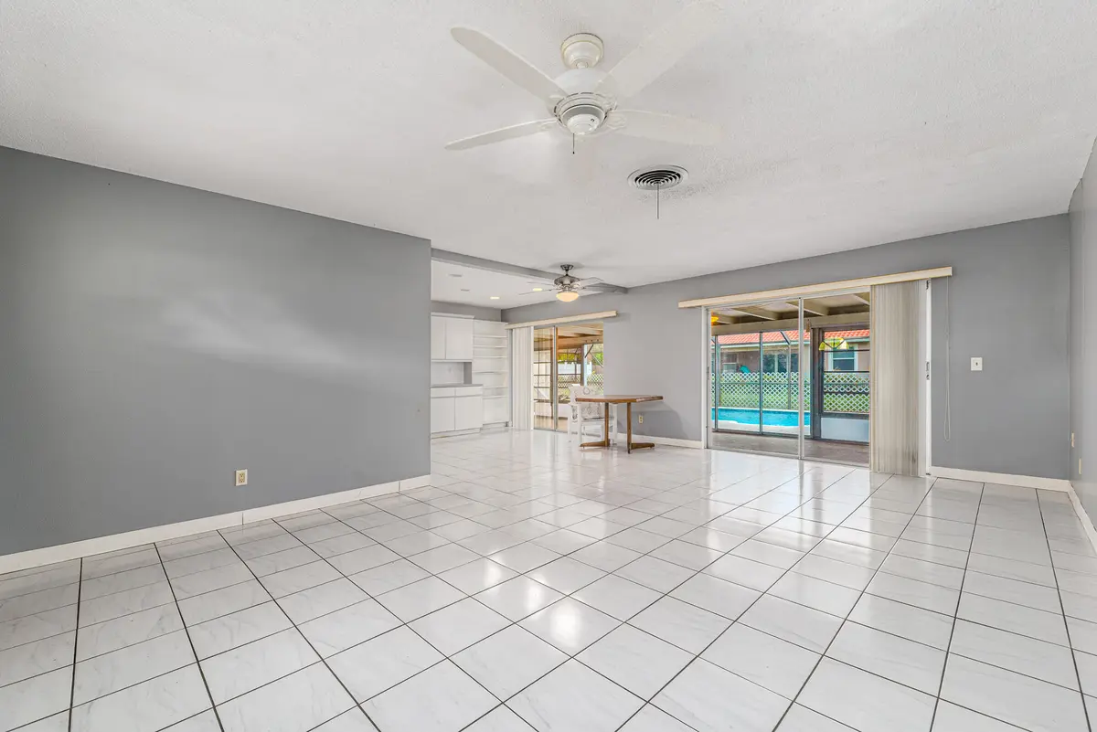 925 SE Osceola St, Stuart, FL 34994-4 at 925 SE OSCEOLA Street, Stuart