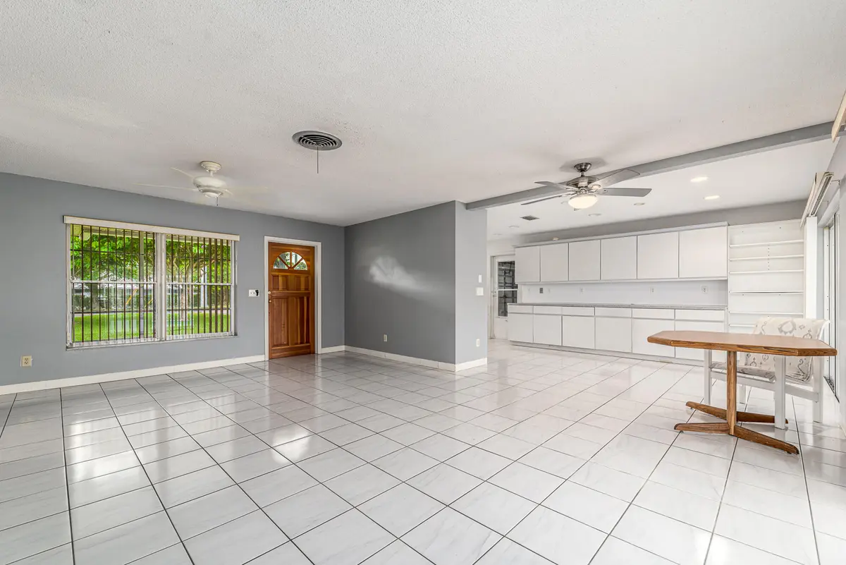 925 SE Osceola St, Stuart, FL 34994-5 at 925 SE OSCEOLA Street, Stuart