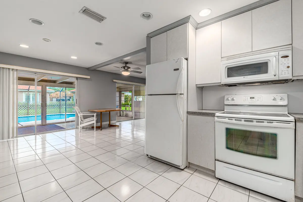 925 SE Osceola St, Stuart, FL 34994-7 at 925 SE OSCEOLA Street, Stuart