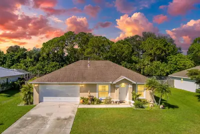 1402 SW Broadview  Street, Port St. Lucie – Single Family Residence for sale