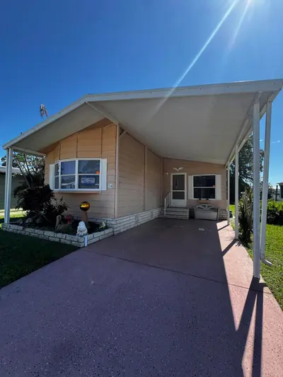 24 Flores Del Norte, Fort Pierce – Manufactured Home for sale