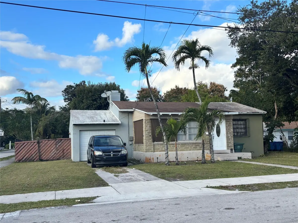 Photo 3 at 1001 NE 33RD Street, Oakland Park
