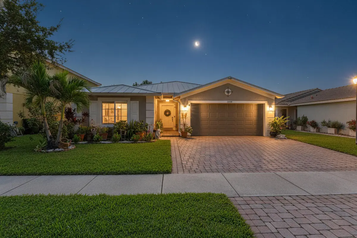 Twilight at 2099 Newport Isles Boulevard, Port St. Lucie