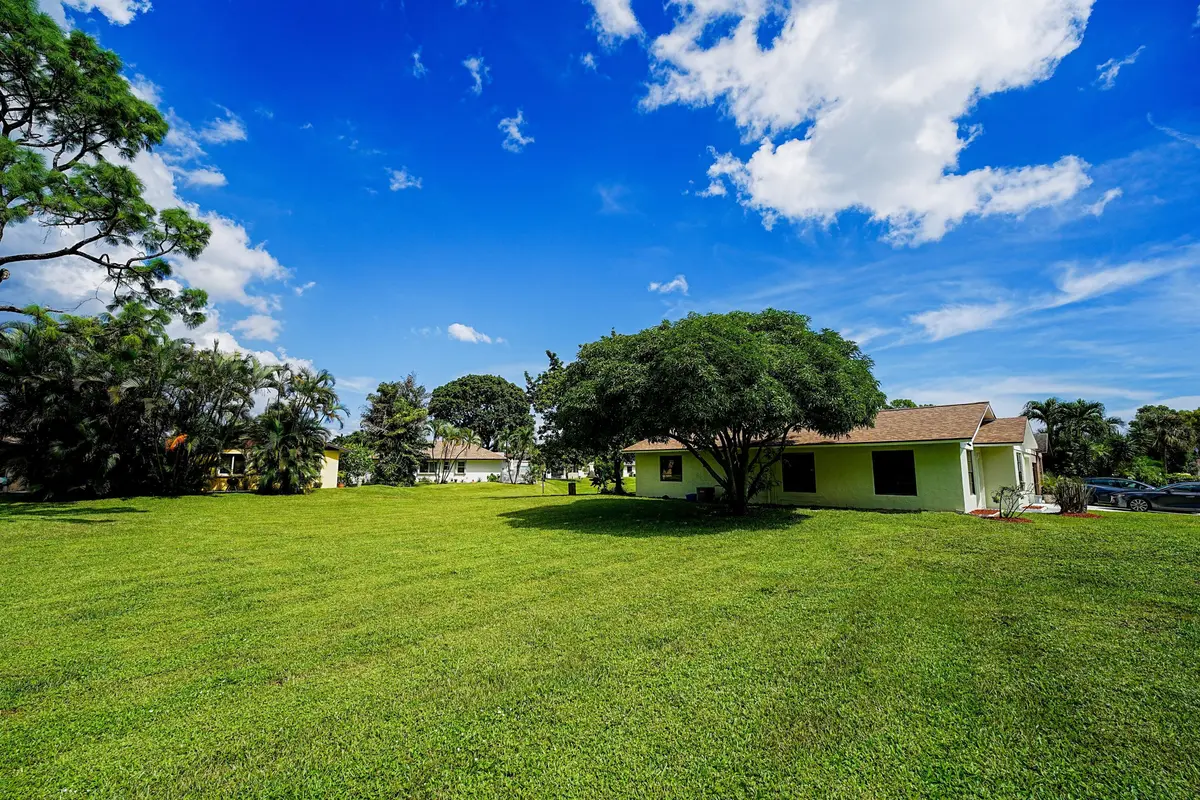 Side view at 4971 Palm Hill Drive, West Palm Beach