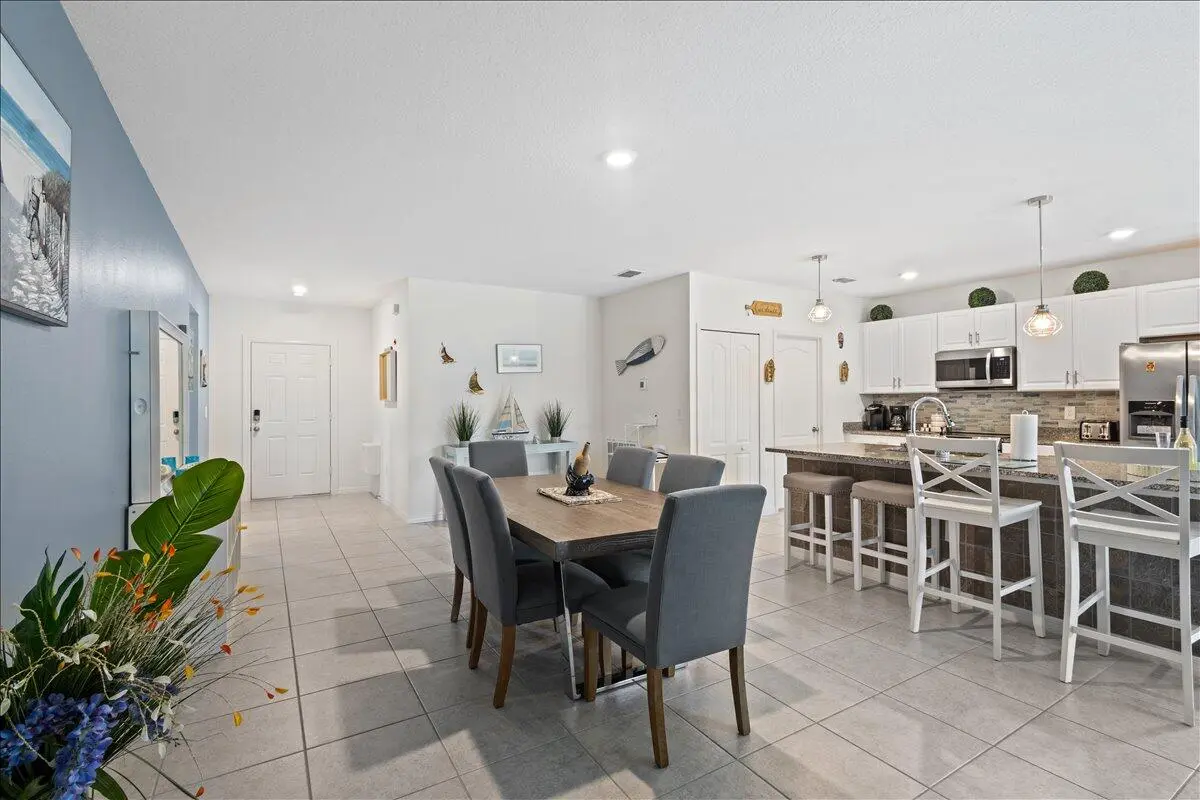 05-Dining at 2202 SE Trillo Street, Port St. Lucie