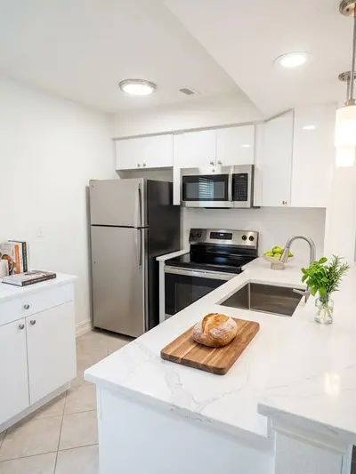 2713 NE 33rd Avenue 2, Fort Lauderdale – Apartment for rent
