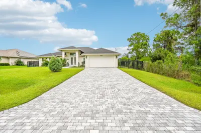 5803 NW CULEBRA Avenue, Port St. Lucie – Single Family Residence for sale