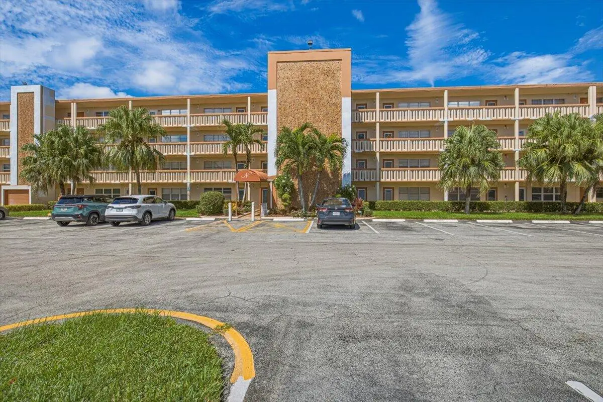 Front Building at 1018 NEWCASTLE A A, Boca Raton