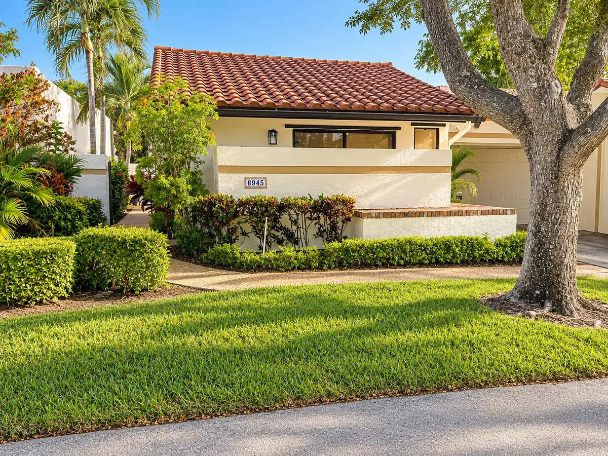 Codex Image Oct 12, 2026, 11_31_39 PM at 6945 PALMAR Court, Boca Raton