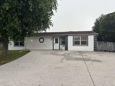 6860 Venetian Drive, Lake Worth – Single Family Residence for sale