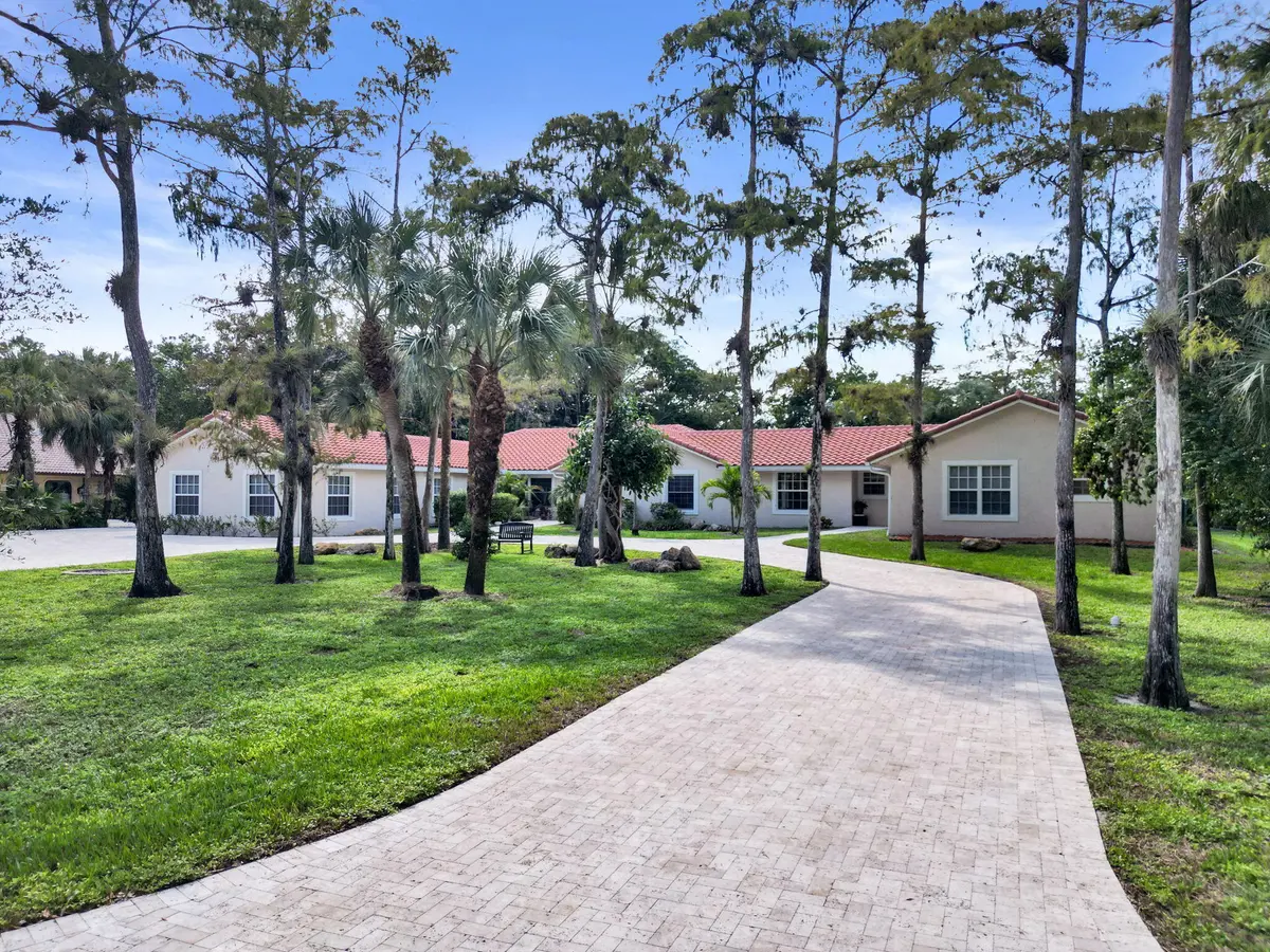 9-web-or-mls-Photo Oct 09 2026, 3 16 09 at 5000 NW 81st Avenue, Coral Springs