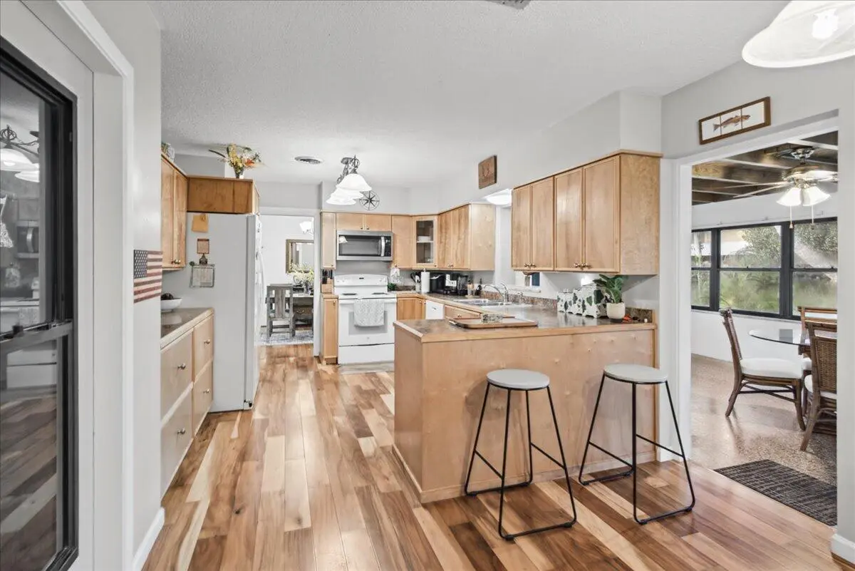Eat-In Kitchen at 1855 39th Avenue, Vero Beach