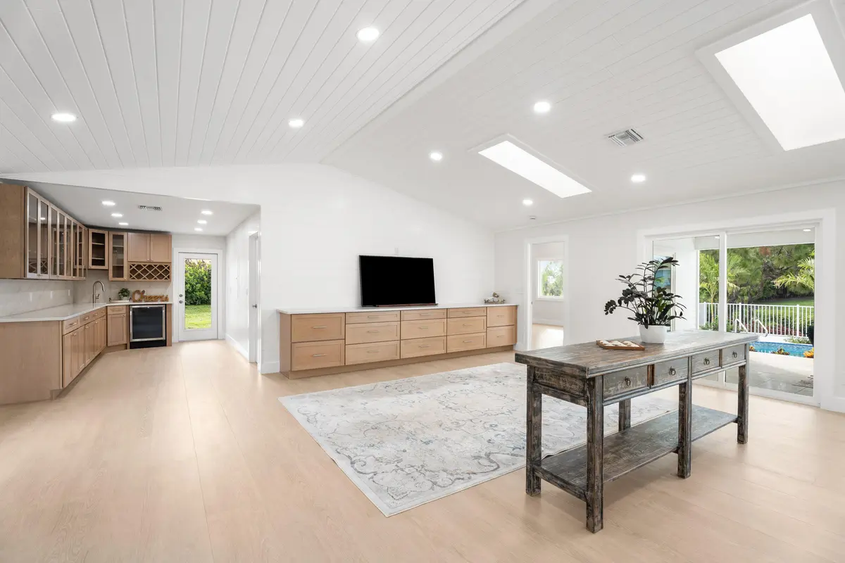 Living at 5297 SW Anhinga Avenue, Palm City