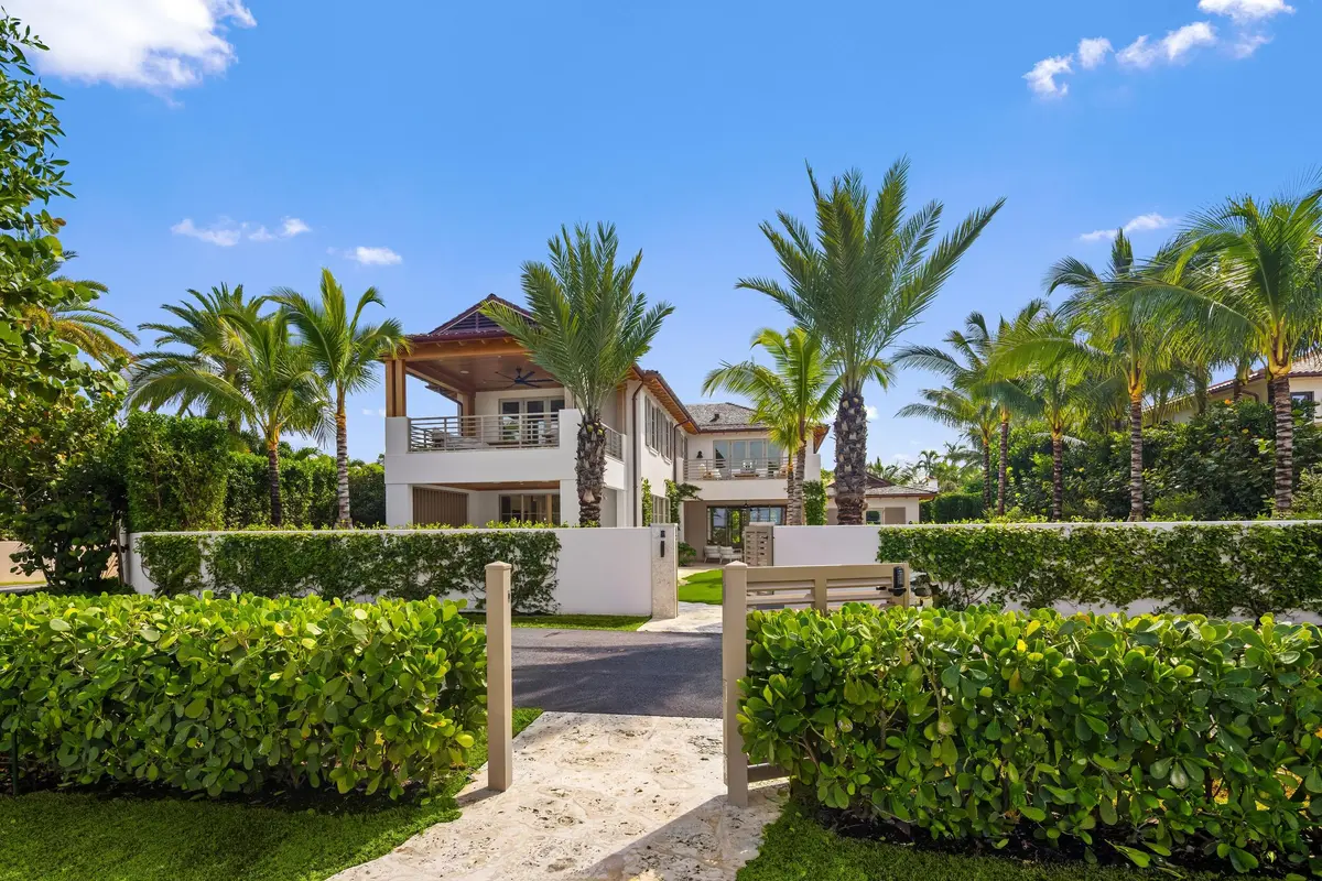4 - Waterfront at 1265 N Lake Way, Palm Beach
