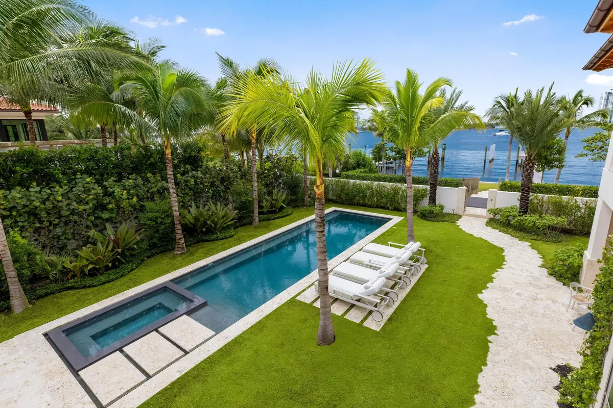 5 - Backyard at 1265 N Lake Way, Palm Beach