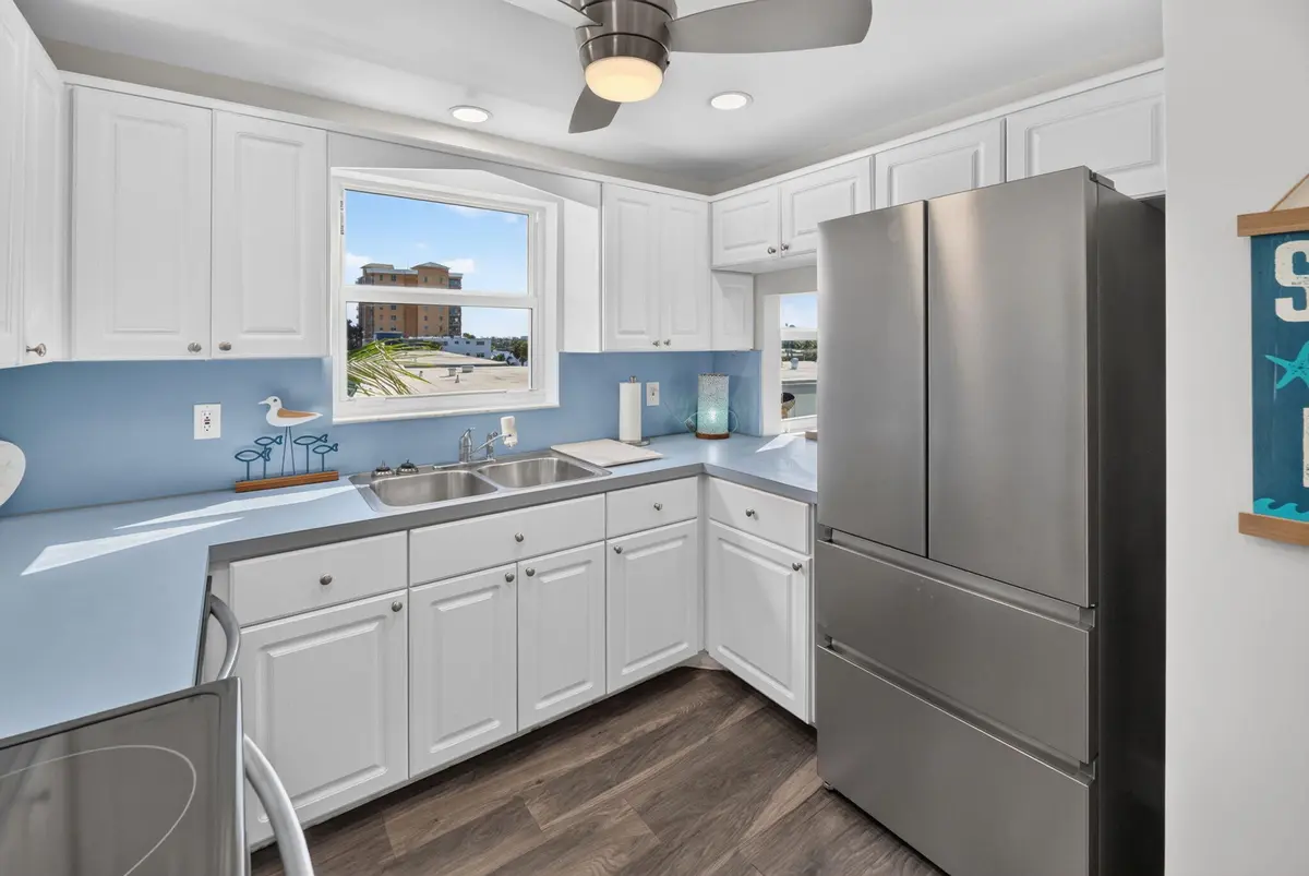 19-web-or-mls-Kitchen 3 at 1111 N RIVERSIDE Drive 401, Pompano Beach