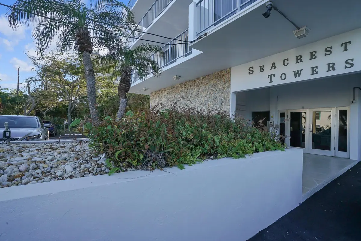 Photo 2 at 1609 N Riverside Drive Unit 304, Pompano Beach