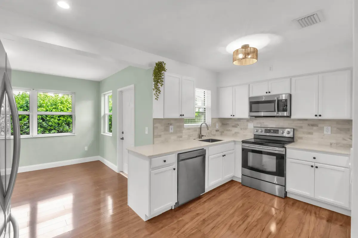 731 NE 49th St-26 at 731 NE 49TH Street, Oakland Park