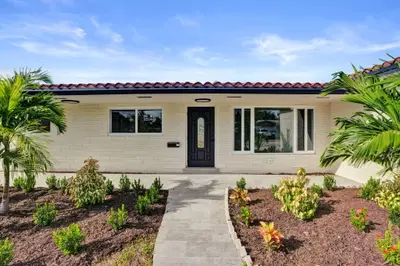 8351 NW 19TH Street, Pembroke Pines – Single Family Residence for sale