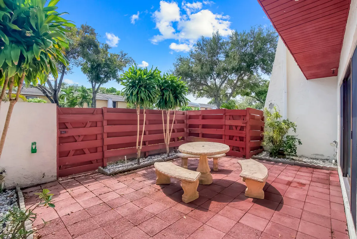 3015 Oaktree Lane, Hollywood, FL 33021 ( at 3015 OAKTREE Lane Unit 277, Hollywood