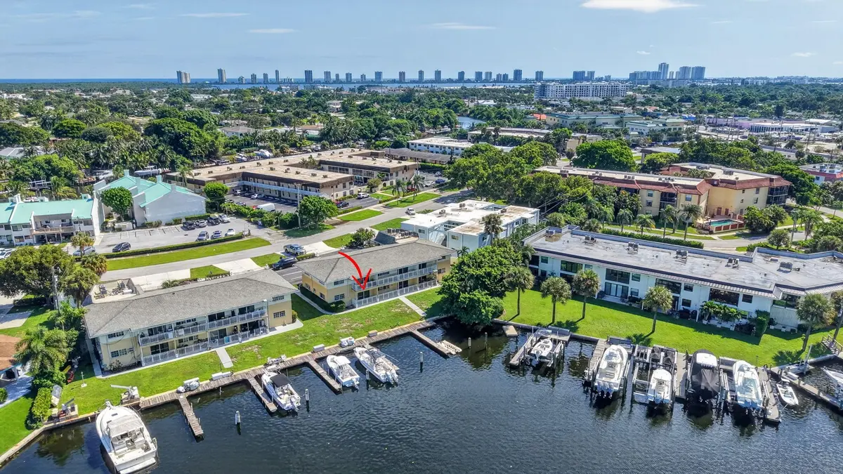 051-aerial-DJI_20261012122137_0804_D at 405 SOUTHWIND Drive 4, North Palm Beach