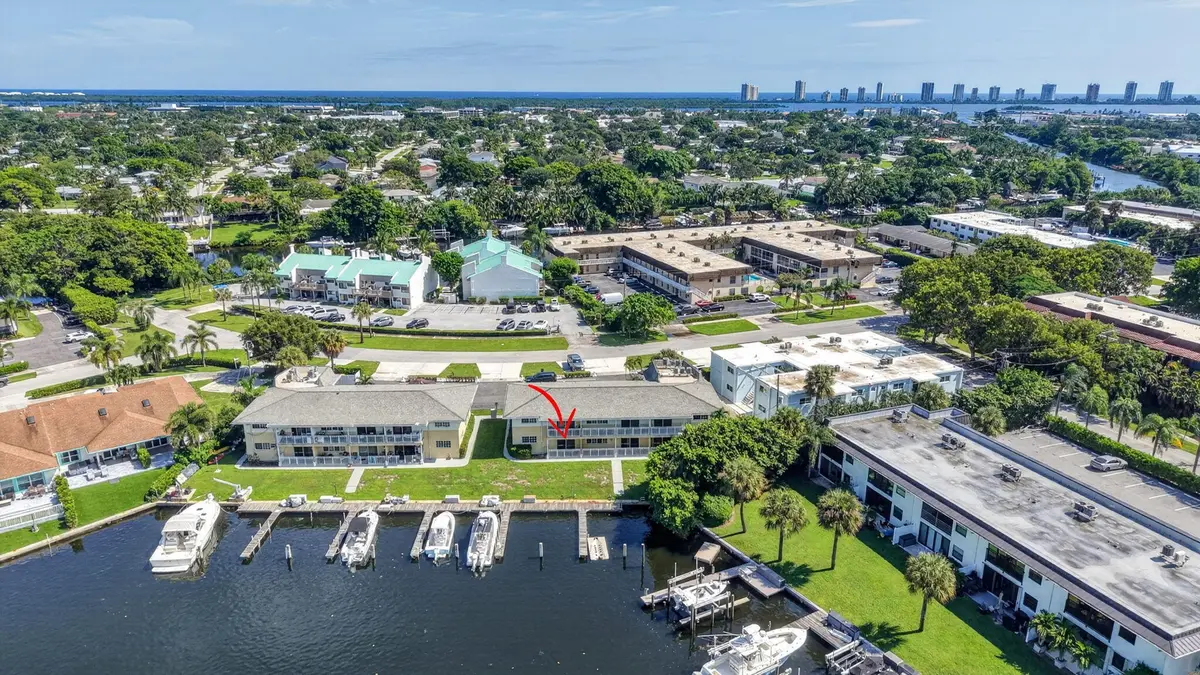 050-aerial-DJI_20261012122128_0799_D at 405 SOUTHWIND Drive 4, North Palm Beach