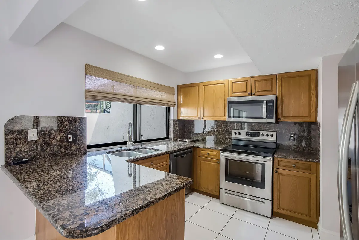 3015 Oaktree Lane, Hollywood, FL 33021 ( at 3015 OAKTREE Lane Unit 277, Hollywood