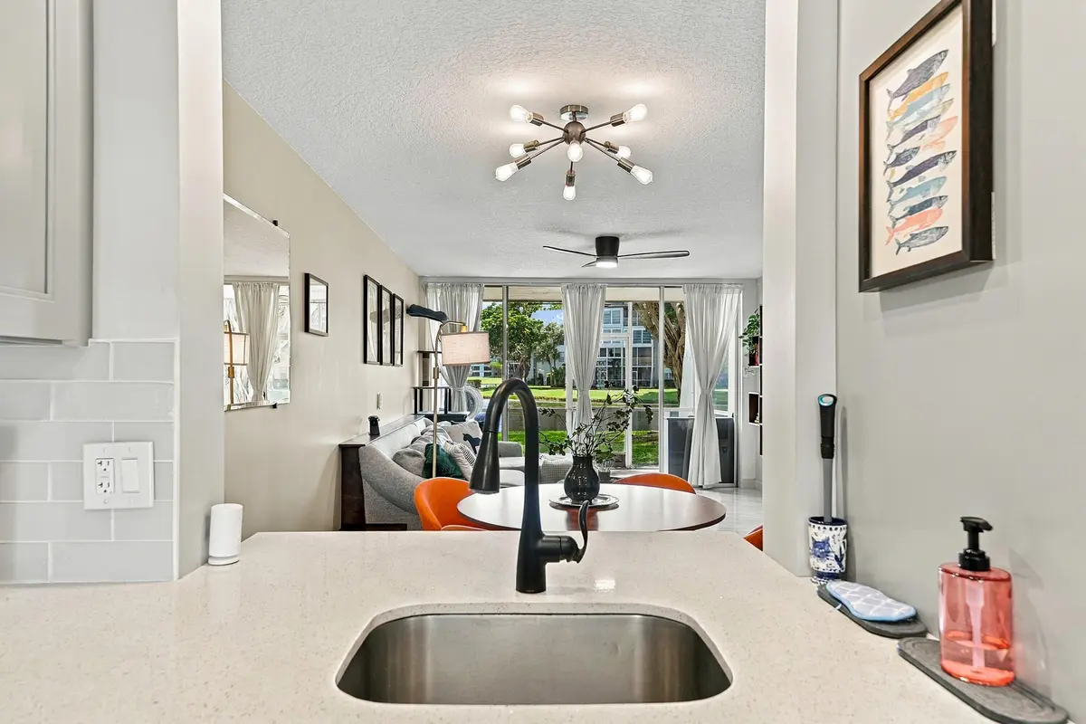 07_dsc07463 at 9420 Poinciana Place, Davie