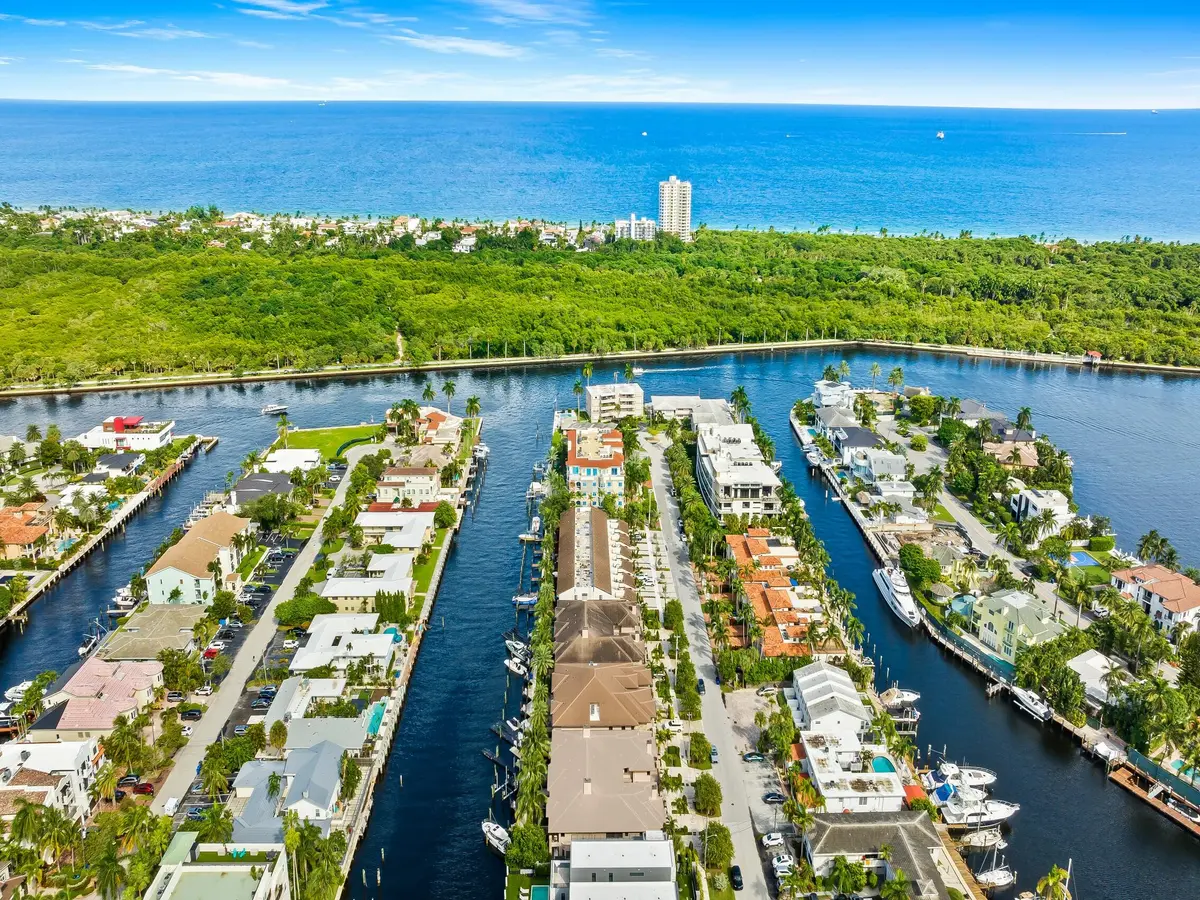 Intracoastal, Beach & Park Nearby at 2744 NE 14th Street, Fort Lauderdale