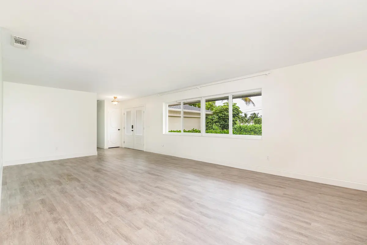 low-8 at 7315 W Lake Drive, West Palm Beach