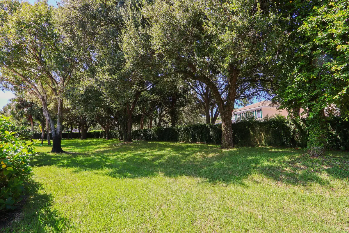 View at 8701 CHAPMAN OAK Court, Palm Beach Gardens
