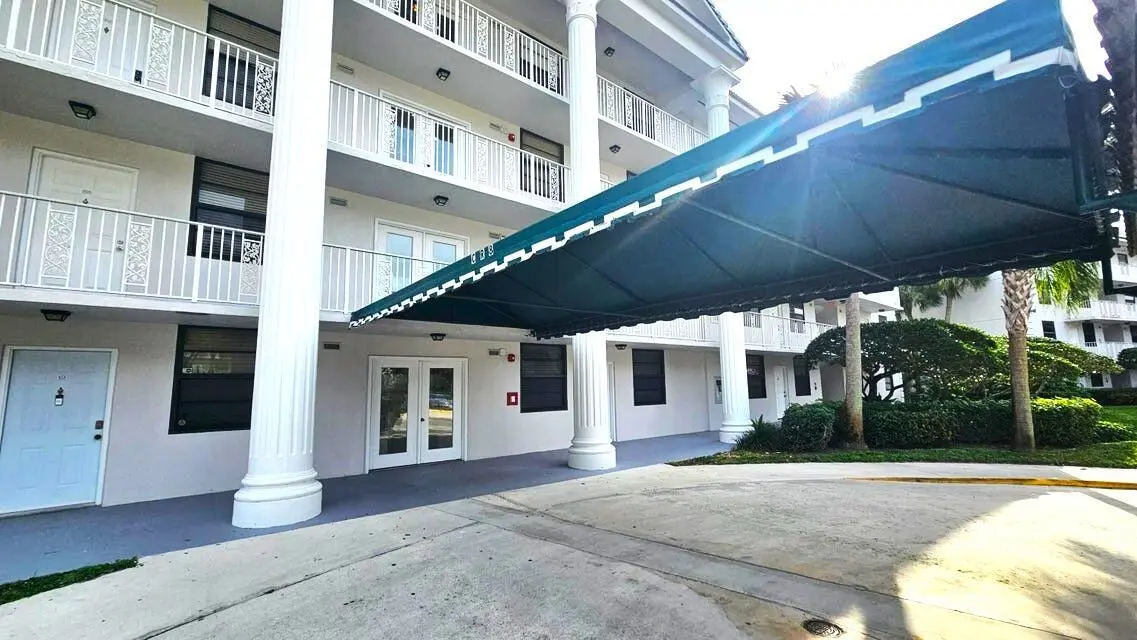 20250616205833163982000000-o at 3630 WHITEHALL Drive 303, West Palm Beach