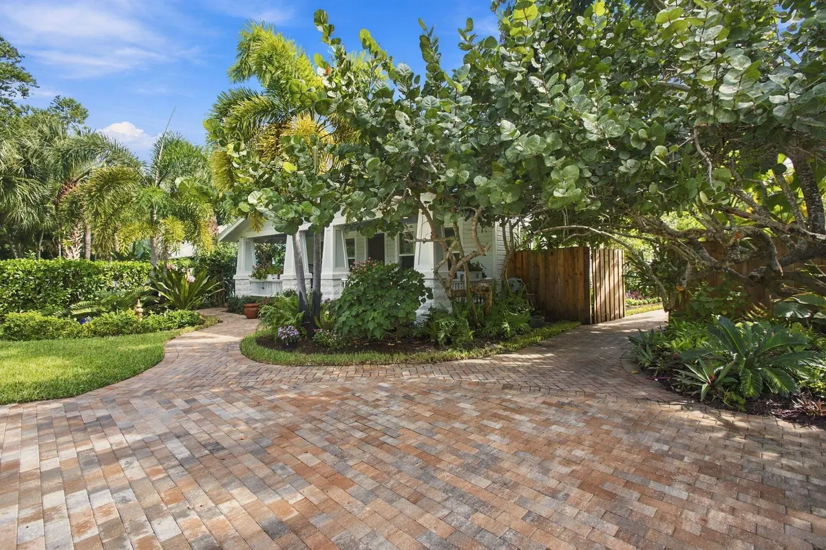 4-web-or-mls-7T7A9327 at 135 SE MARTIN Avenue, Stuart