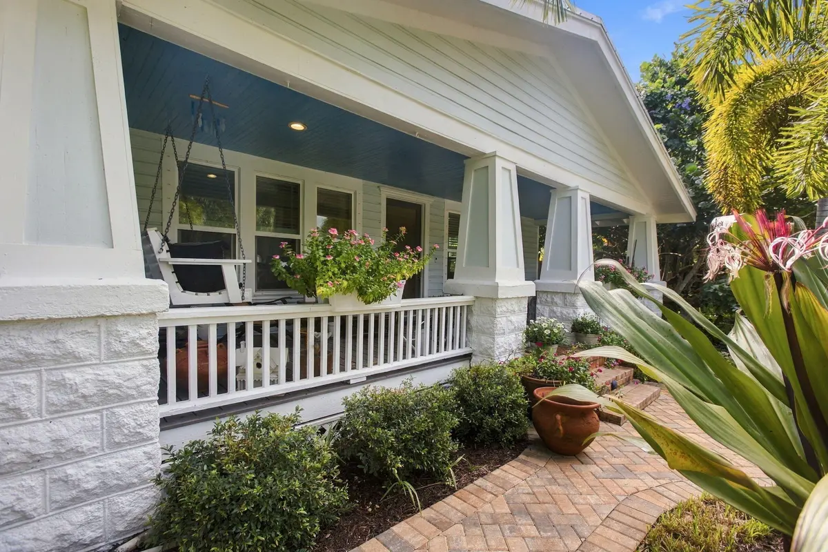 7-web-or-mls-7T7A9342 at 135 SE MARTIN Avenue, Stuart