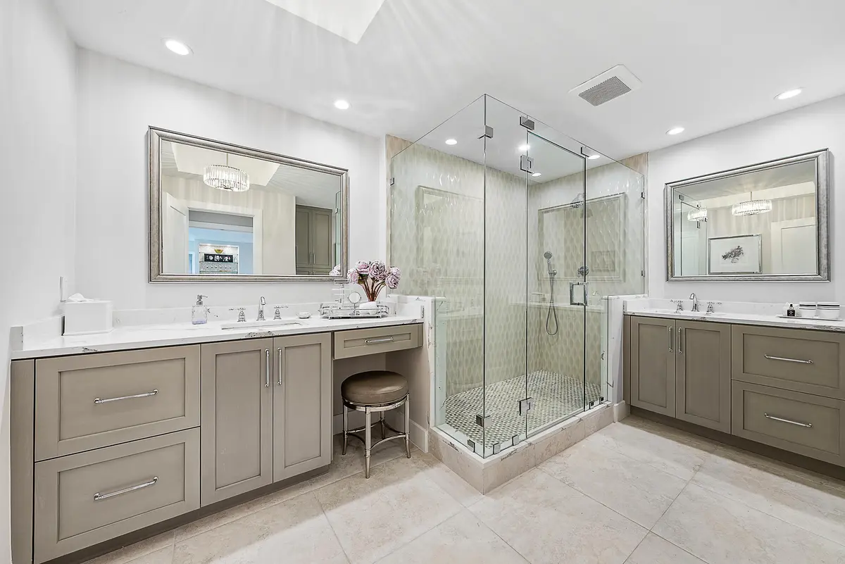 Primary Bath at 360 SPYGLASS Way 360, Jupiter