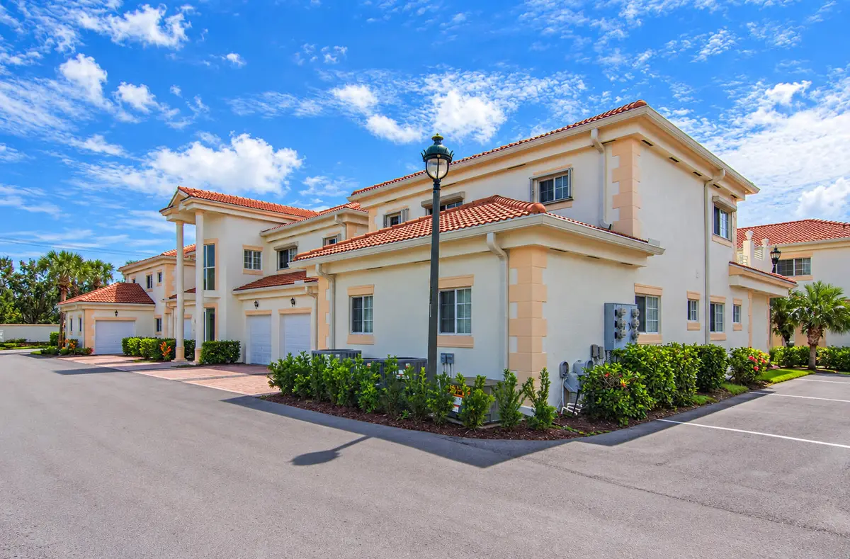 Image00007 at 520 7TH Square, Vero Beach