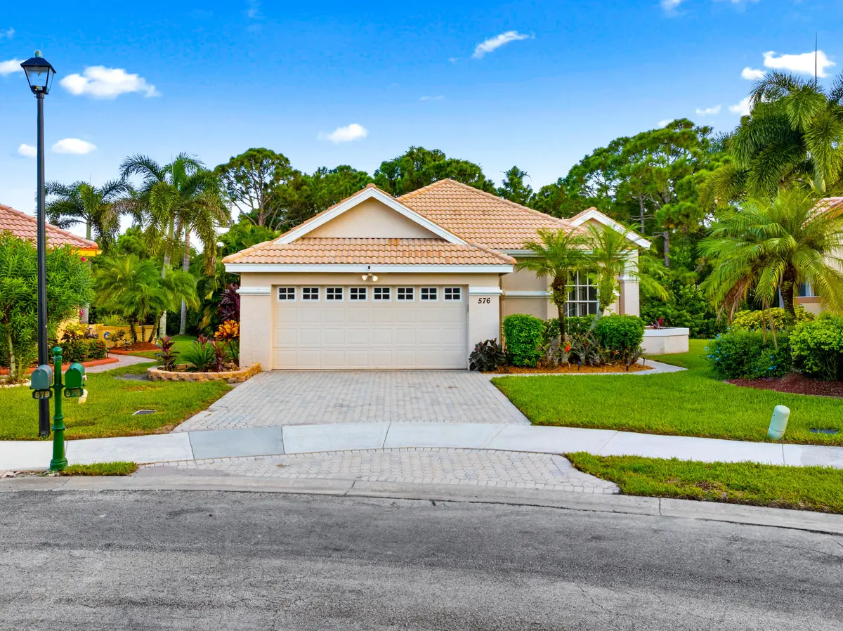576 St Kits at 576 SW SAINT KITTS Cove, Port St. Lucie