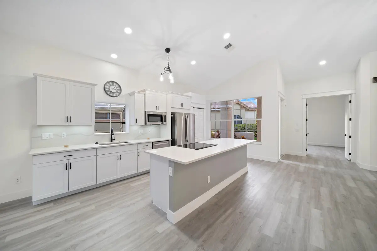 20250213190008174110000000-o at 576 SW SAINT KITTS Cove, Port St. Lucie