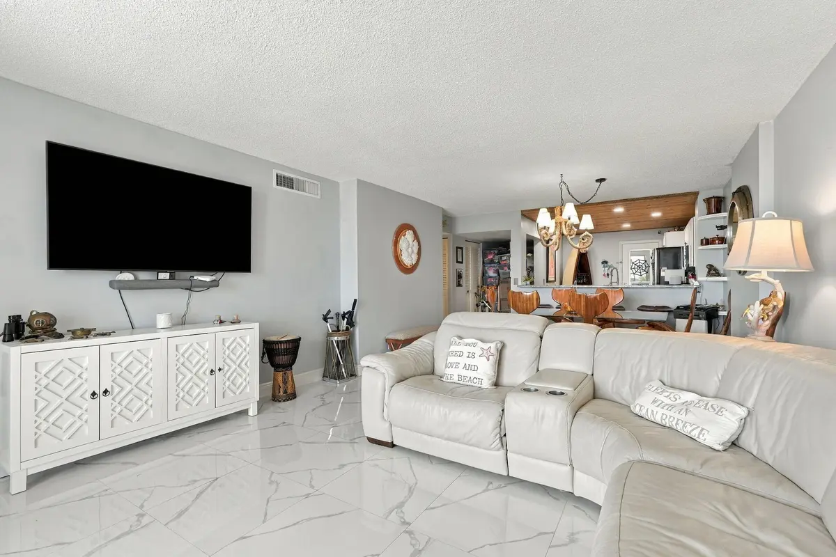 14-web-or-mls-145_S_Ocean_Unit_611_014 at 145 S OCEAN Avenue 611, Palm Beach Shores