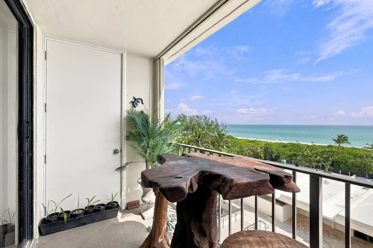 25-web-or-mls-145_S_Ocean_Unit_611_025 at 145 S OCEAN Avenue 611, Palm Beach Shores