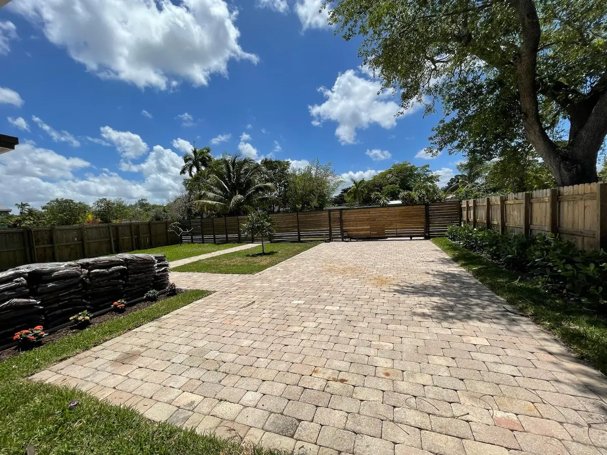 IMG_1334 at 1564 SW 28th Terrace, Fort Lauderdale
